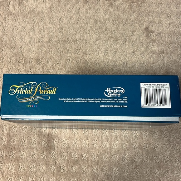 Hasbro Trivial Pursuit Classic Edition Board Game - Picture 5 of 6